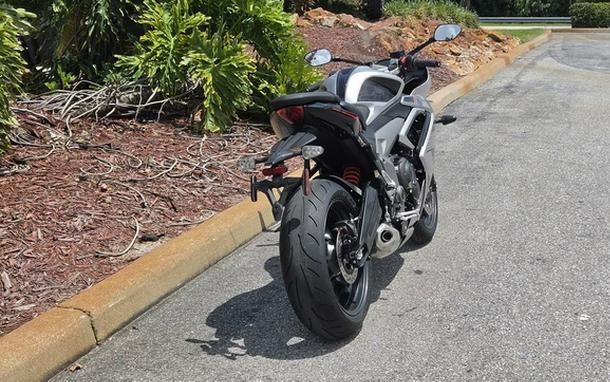 2026 TRIUMPH Daytona 660 Aluminium Silver / Sapphire Black