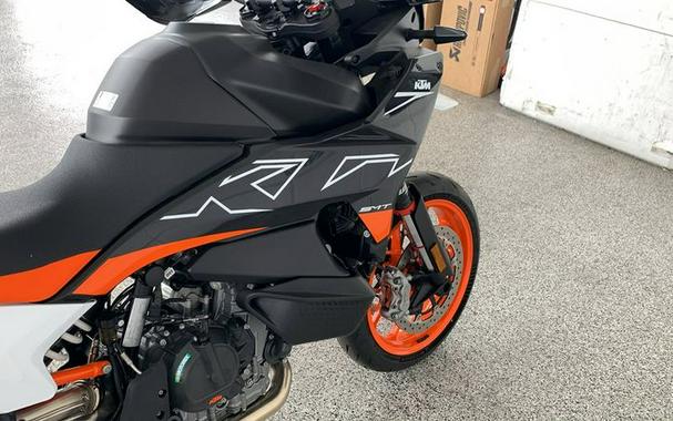 2024 KTM 890 SMT