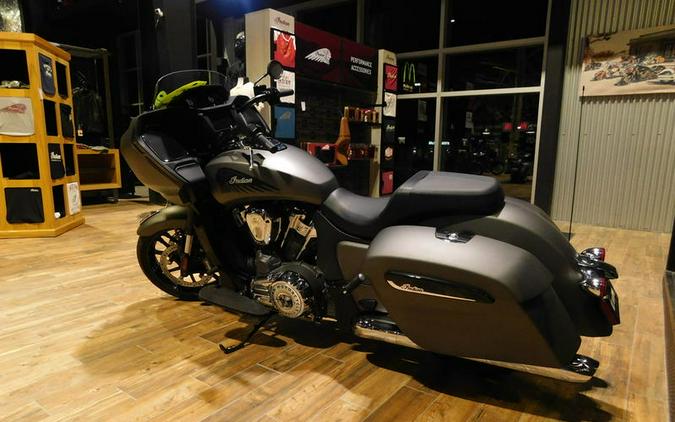 2024 Indian Motorcycle® Challenger® Titanium Smoke
