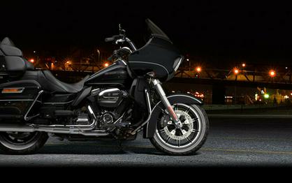 2017 Harley-Davidson Road Glide Ultra Vivid Black