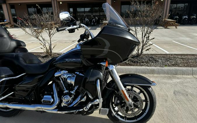 2017 Harley-Davidson Road Glide Ultra Vivid Black