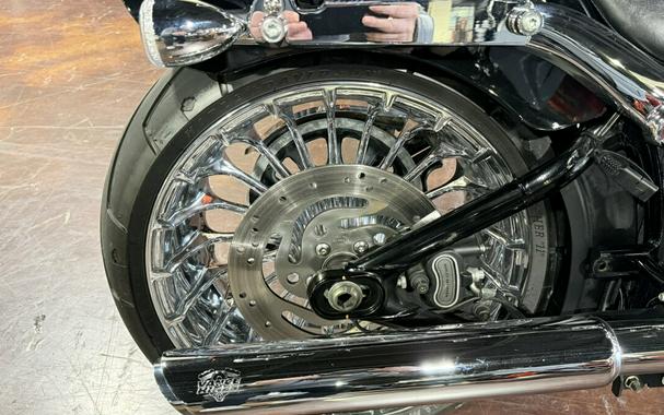 2016 Harley-Davidson® Breakout®