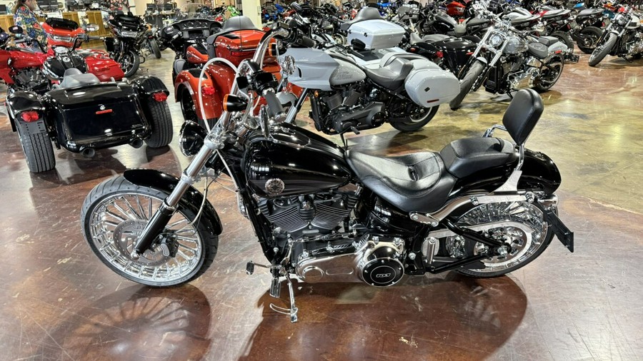 2016 Harley-Davidson® Breakout®