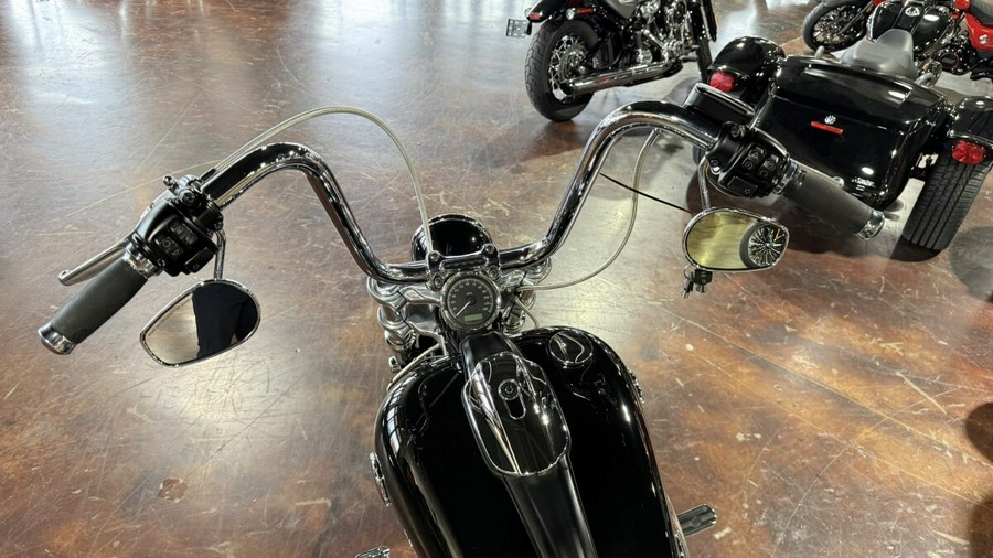 2016 Harley-Davidson® Breakout®