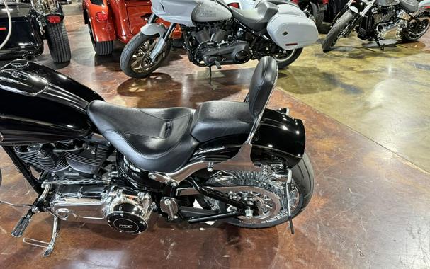 2016 Harley-Davidson® Breakout®