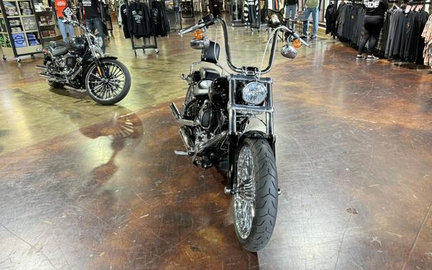 2016 Harley-Davidson® Breakout®