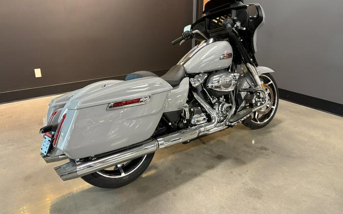 2025 Harley-Davidson® Street Glide® Billiard Gray