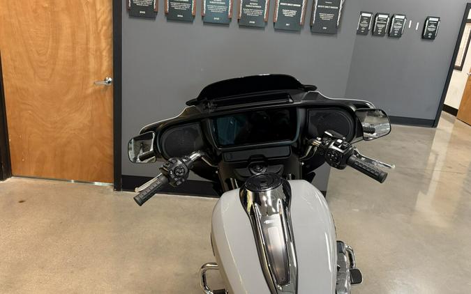 2025 Harley-Davidson® Street Glide® Billiard Gray