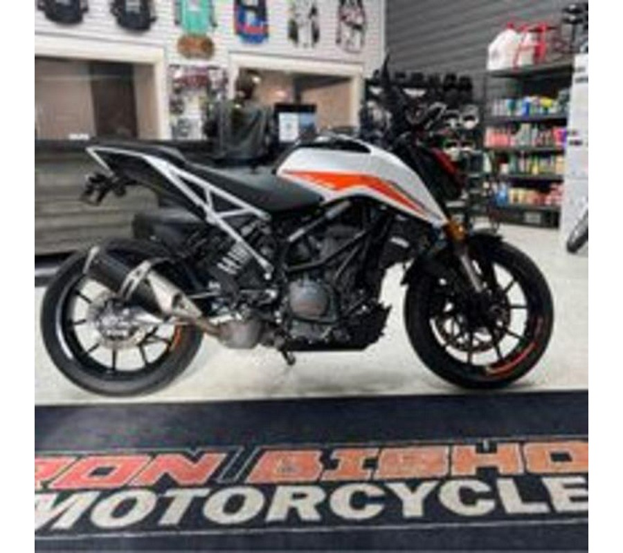 2022 KTM 390 Duke