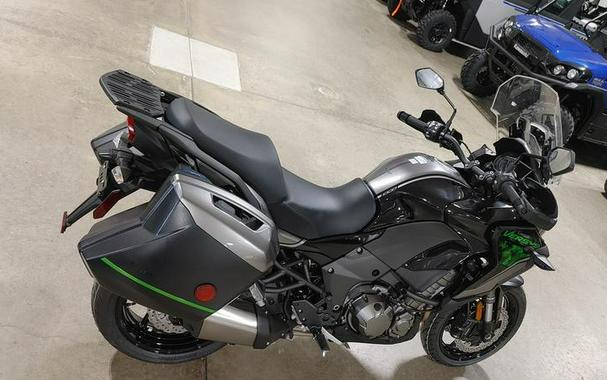 2023 Kawasaki Versys® 1000 SE LT+