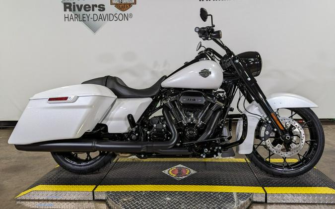 2024 Harley-Davidson Road King Special White Onyx Pearl – Black Finish