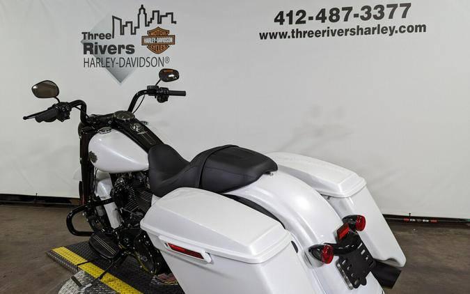 2024 Harley-Davidson Road King Special White Onyx Pearl – Black Finish