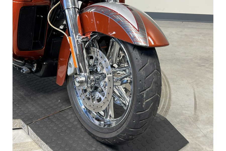 2014 Harley-Davidson® Electra Glide® CVO™ Limited