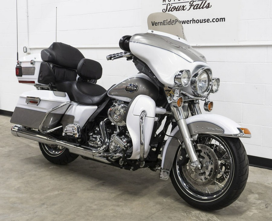 2009 Harley-Davidson® FLHTCU - Ultra Classic® Electra Glide®