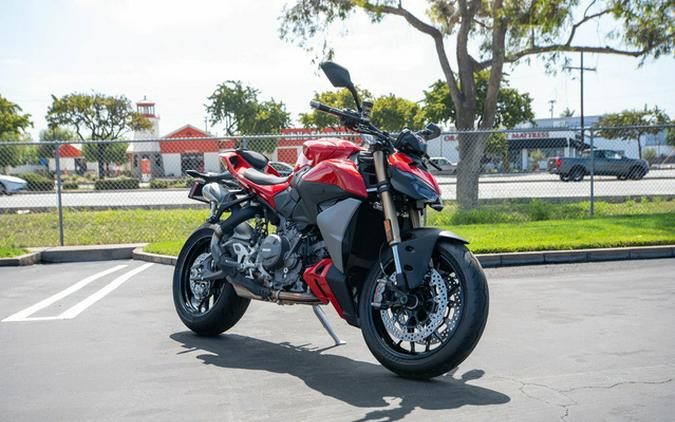 2026 Ducati Streetfighter V2