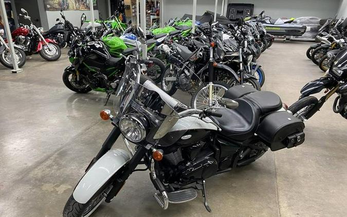 2022 Kawasaki Vulcan® 900 Classic