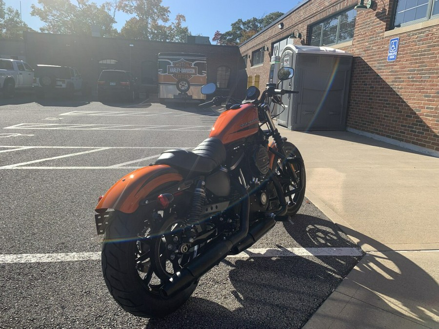 Harley-Davidson® Iron 883™ 2020 XL 883N Scorched Orange/Silver Flux