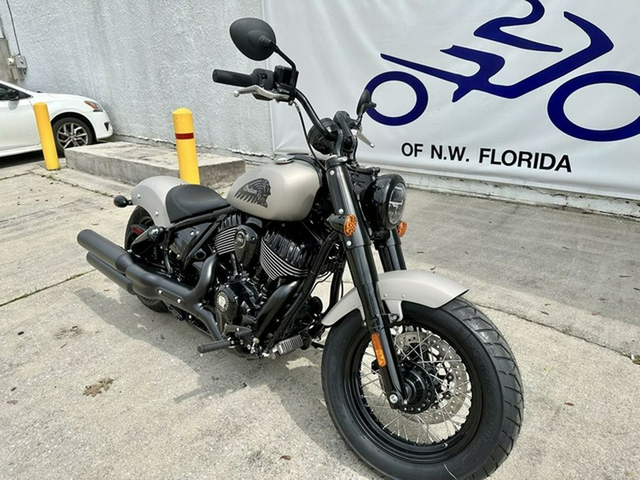 2023 Indian Chief Bobber Dark Horse Silver Quartz Smoke