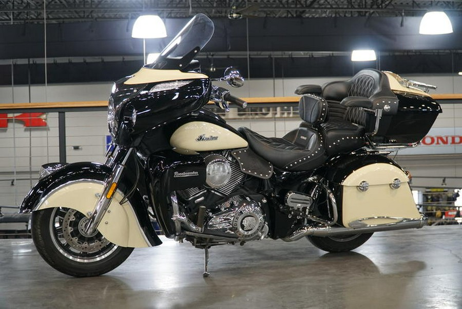 2017 Indian Motorcycle® Roadmaster® Thunder Black Over Ivory Cream