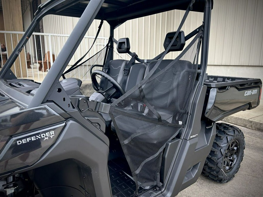 2025 Can-Am™ Defender XT HD9