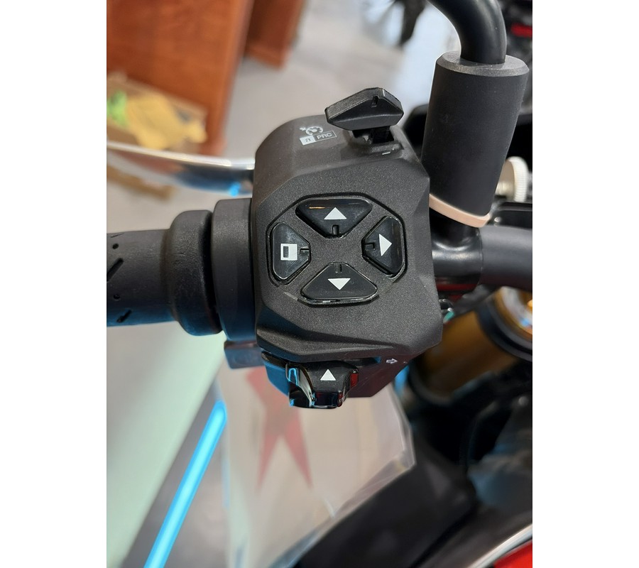 2024 Aprilia Tuono V4 Factory 1100