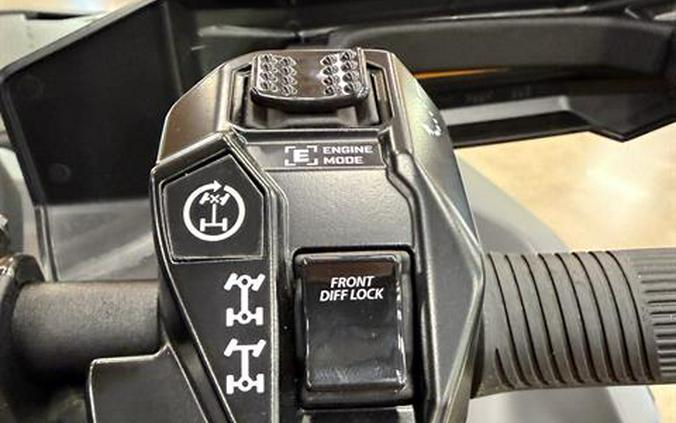 2026 Can-Am Outlander XT-P 1000R Smart-Shox with 10.25 in. touchscreen display