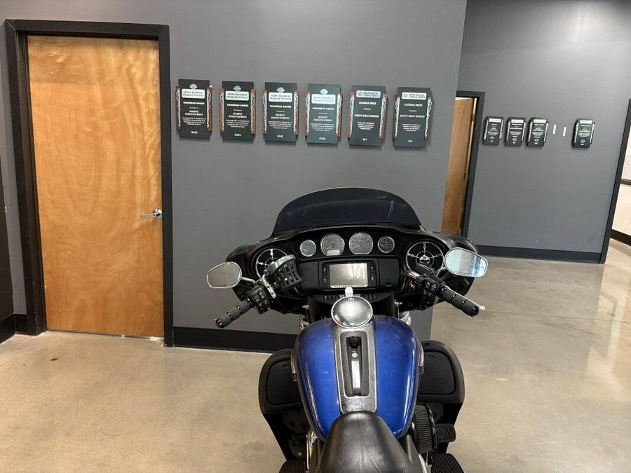 2016 Harley-Davidson® Electra Glide® Ultra Classic® Superior Blue