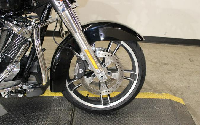 2019 Harley-Davidson® FLHX - Street Glide®