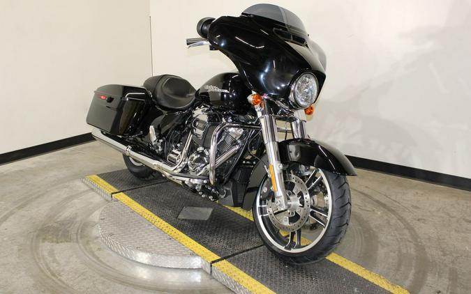 2019 Harley-Davidson® FLHX - Street Glide®