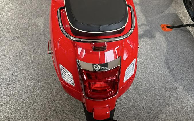 2025 Vespa GTS Super 300