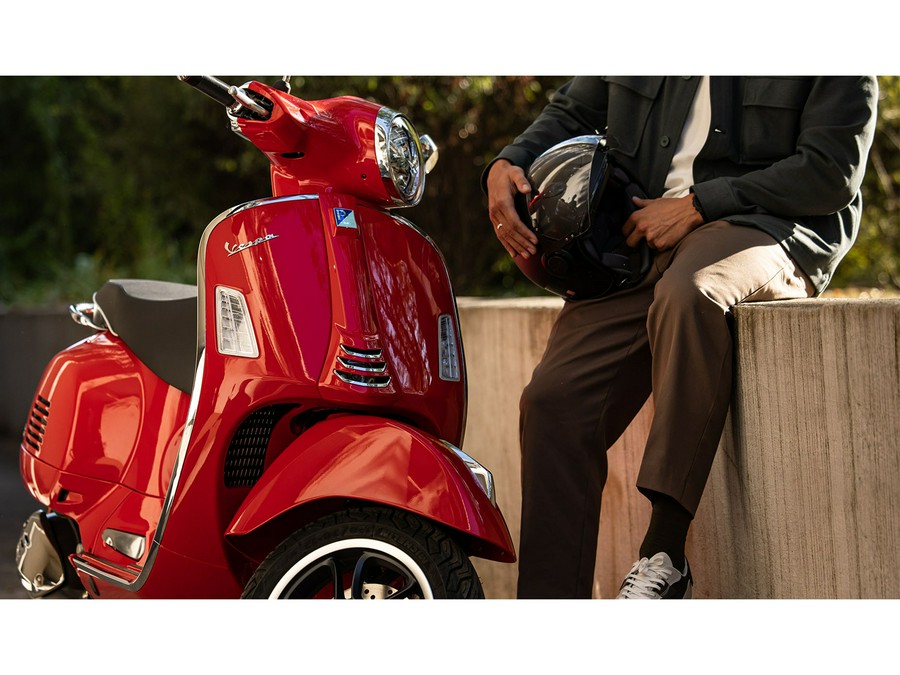 2025 Vespa GTS Super 300