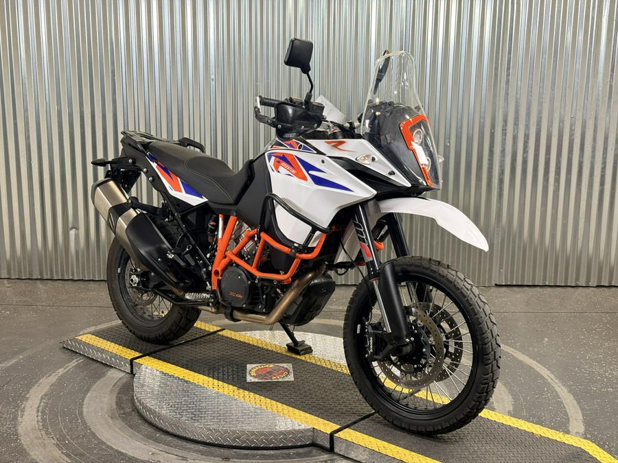 2017 KTM 1090 Adventure R Black / White