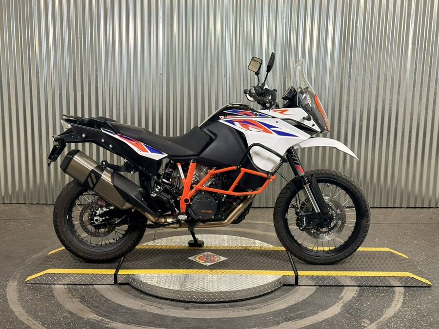 2017 KTM 1090 Adventure R Black / White