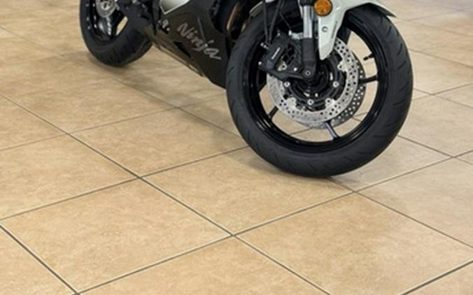 2026 Kawasaki Ninja ZX-4RR ABS