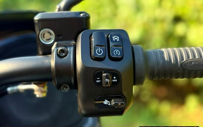 2025 Indian Motorcycle Challenger® Dark Horse® 112 with PowerBand Audio Package