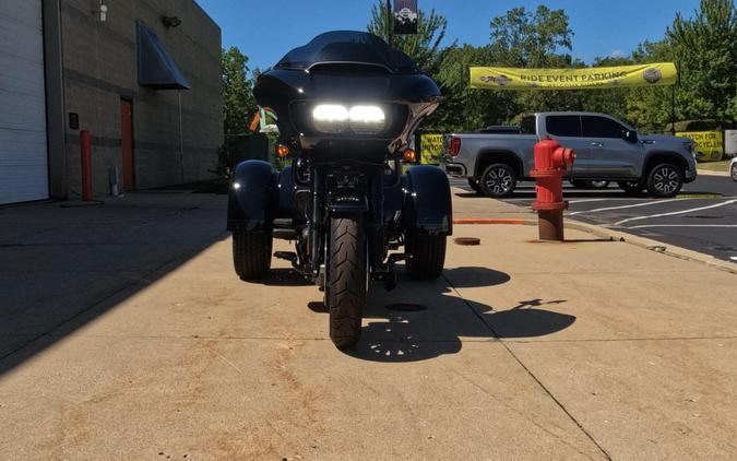 2025 Harley-Davidson Road Glide 3 Vivid Black
