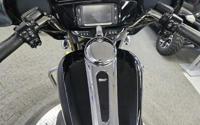 2015 Harley-Davidson® FLHXS - Street Glide® Special