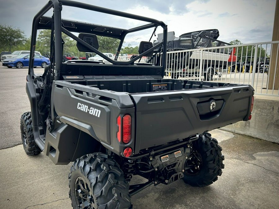 2025 Can-Am™ Defender DPS HD10