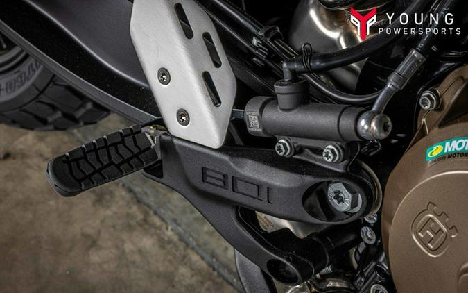 2025 Husqvarna SVARTPILEN 801