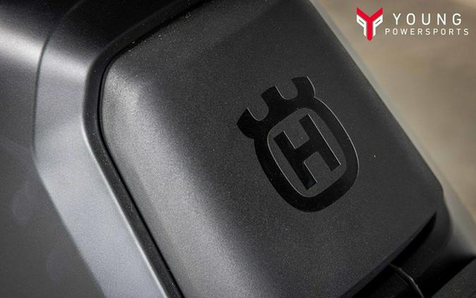 2025 Husqvarna SVARTPILEN 801