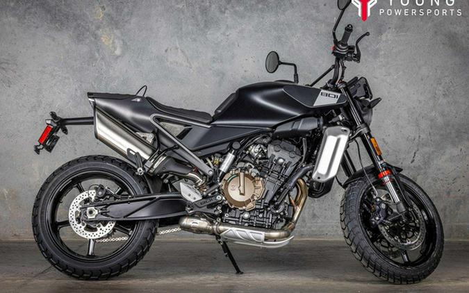 2025 Husqvarna SVARTPILEN 801