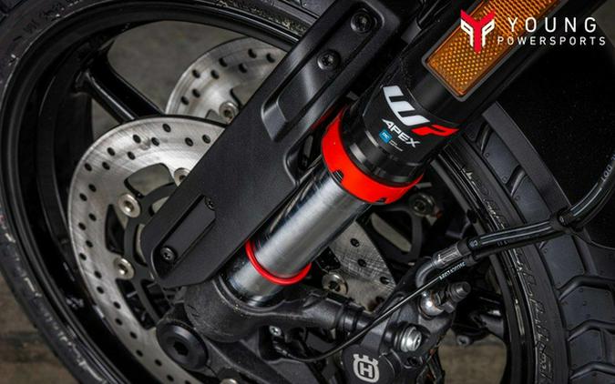 2025 Husqvarna SVARTPILEN 801