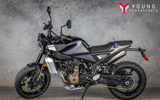 2025 Husqvarna SVARTPILEN 801