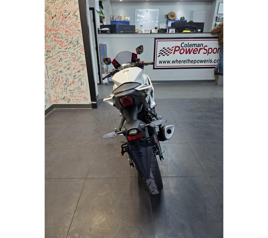 2026 Yamaha YZF R3 70Th Anniversary Edition