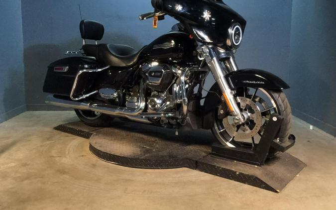 2023 Harley-Davidson Street Glide Vivid Black