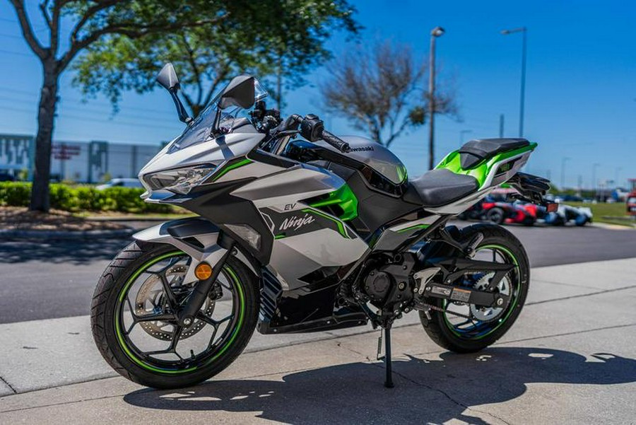 2024 Kawasaki Ninja® e-1 ABS