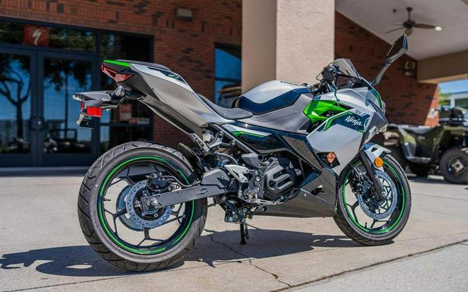 2024 Kawasaki Ninja® e-1 ABS