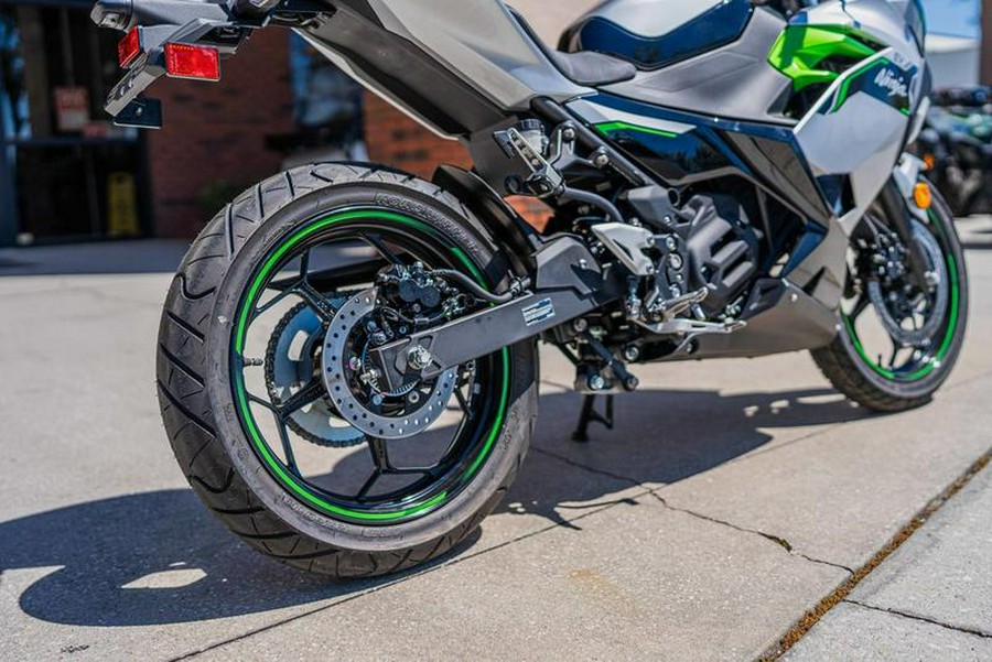 2024 Kawasaki Ninja® e-1 ABS