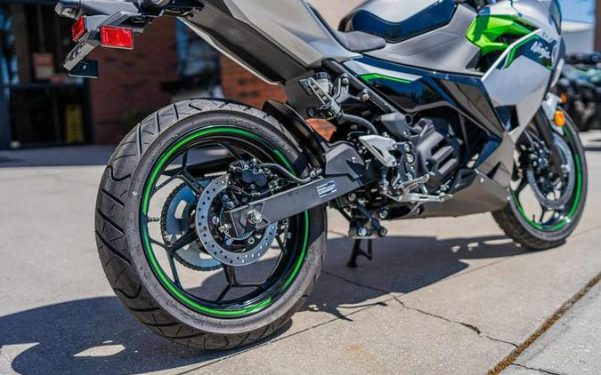 2024 Kawasaki Ninja® e-1 ABS