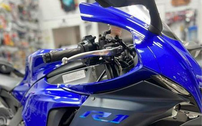 2023 Yamaha YZF-R1